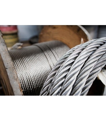 Steel ropes for lifting vehicles, mining shovels, cranes